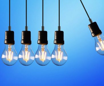 physics-newtons-cradle-lightbulb physics-newtons-cradle-lightbulb